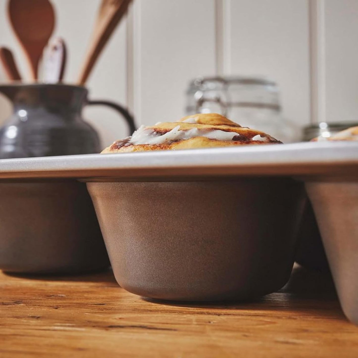 Dishwasher Safe Jumbo 6 Cup Muffin Tin Large Cupcake Bakeware Pan