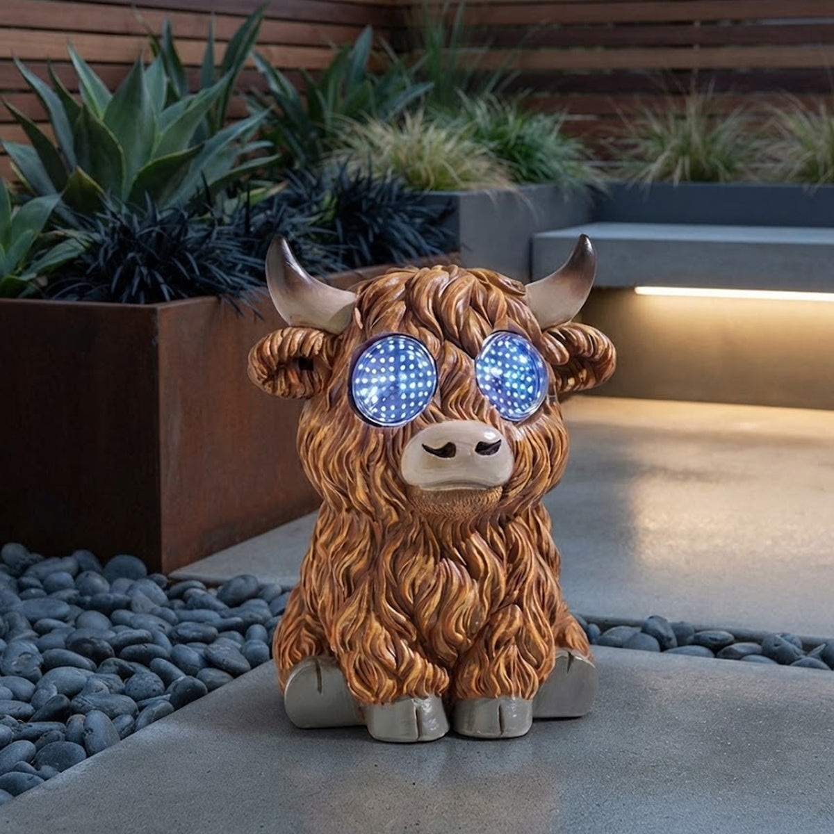 Blinking Solar Highland Cow Garden Ornament Animated LED Outdoor Statue